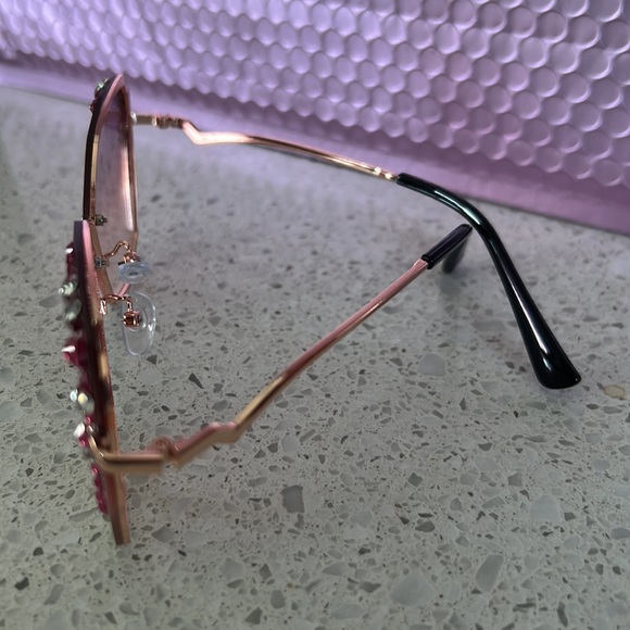 UV400 Purple Rhinestone Deluxe Sunglasses - Picture 10 of 11